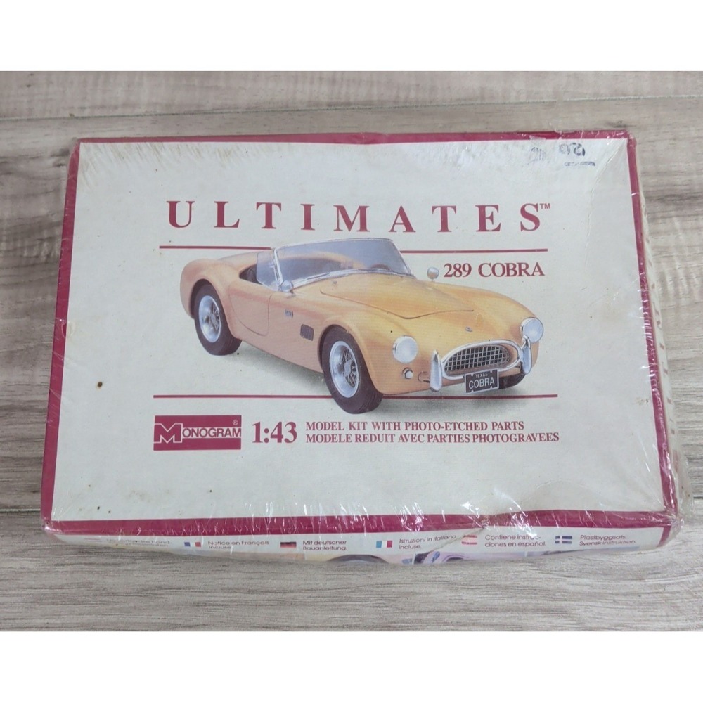 Monogram Ultimates 289 Ford Cobra Roadster - 1:43 Scale - Kit #2044 "BOX DAMAGE"